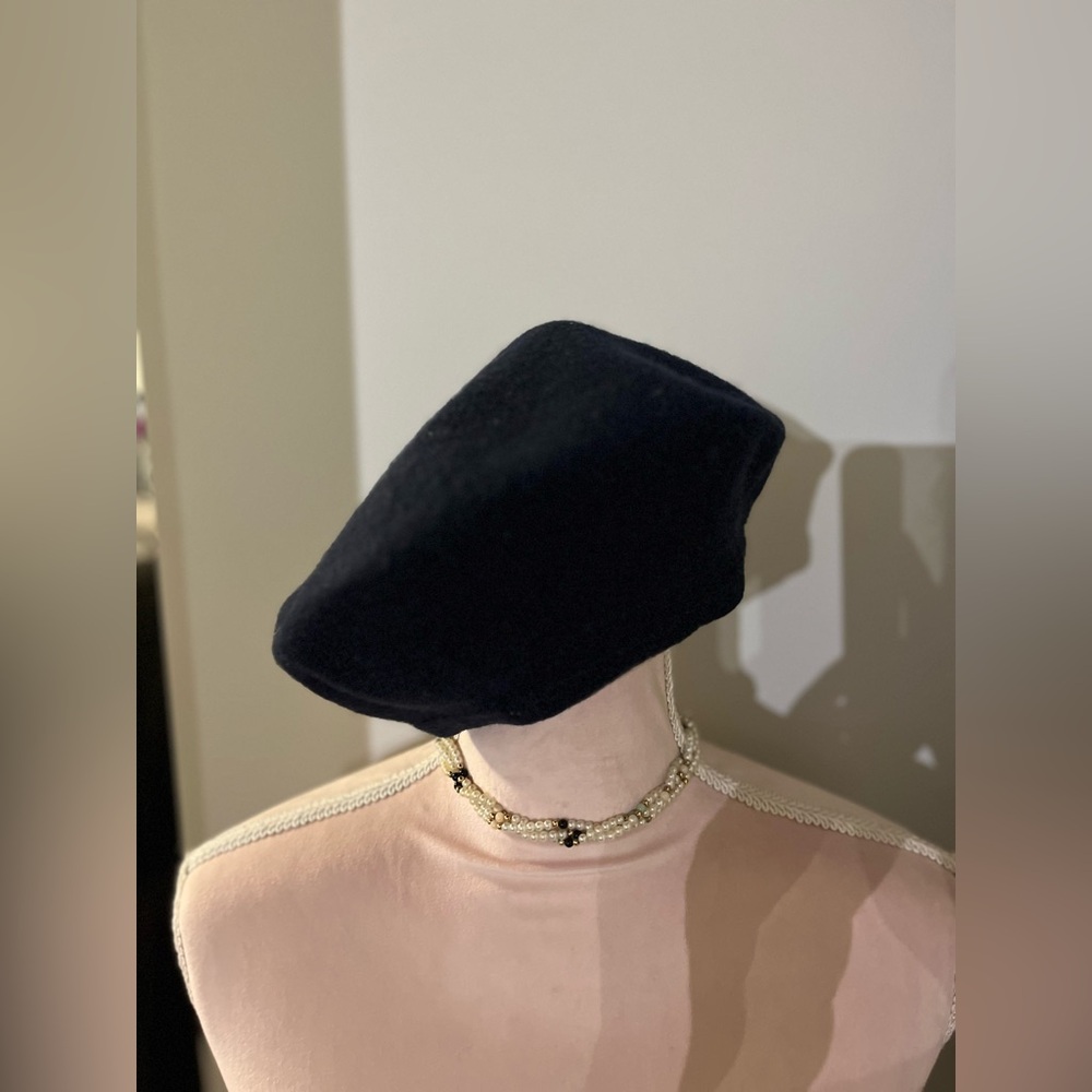 Navy wool beret